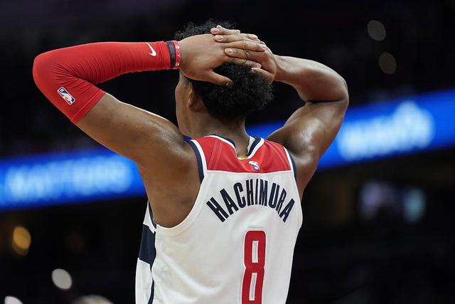 赵继伟19分赵率舟6分 辽宁7连胜送江苏11连败