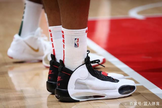 难绷！中国男篮出现23次失误 全队只有9次助攻